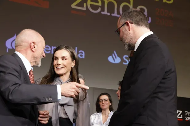 Reina Letizia de España preside la entrega de Premios Zenda 2024-2025 ...